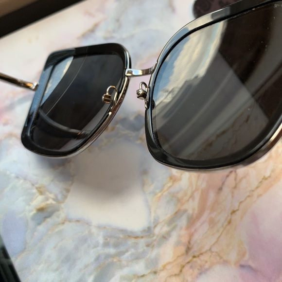 Authentic Prada Sunglasses SPR59M - Picture 5 of 9